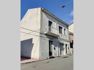 Quadrilocale in Vendita a Milo, 100'000&euro;, 100 m²