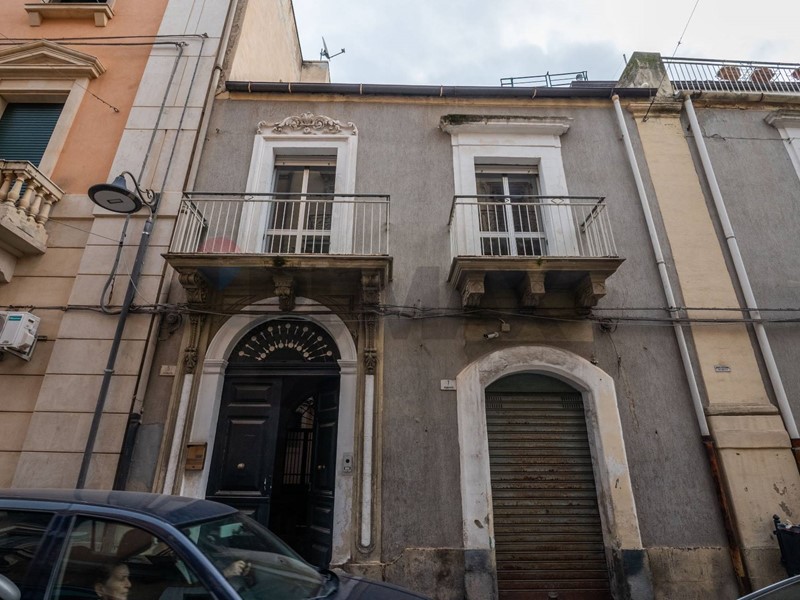 Appartamento in Vendita a Francofonte, 500'000&euro;, 550 m²