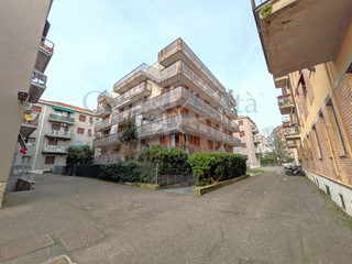 Trilocale in Vendita a Milano, 195'000&euro;, 65 m²
