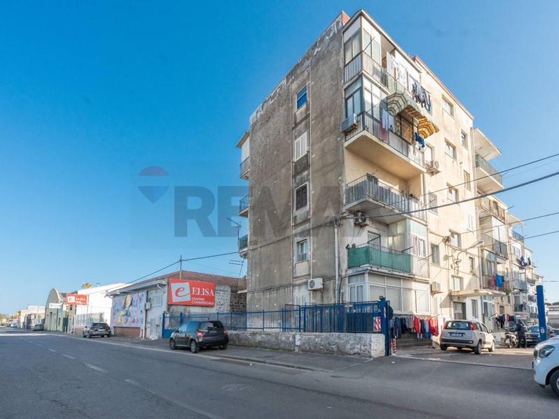 Quadrilocale in Vendita a Catania, 60'000&euro;, 85 m²