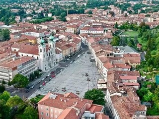 Appartamento in Vendita a Gorizia, 280'000&euro;, 1800 m²