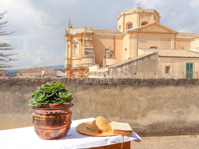 Appartamento in Vendita a Noto, 660'000&euro;, 318 m²
