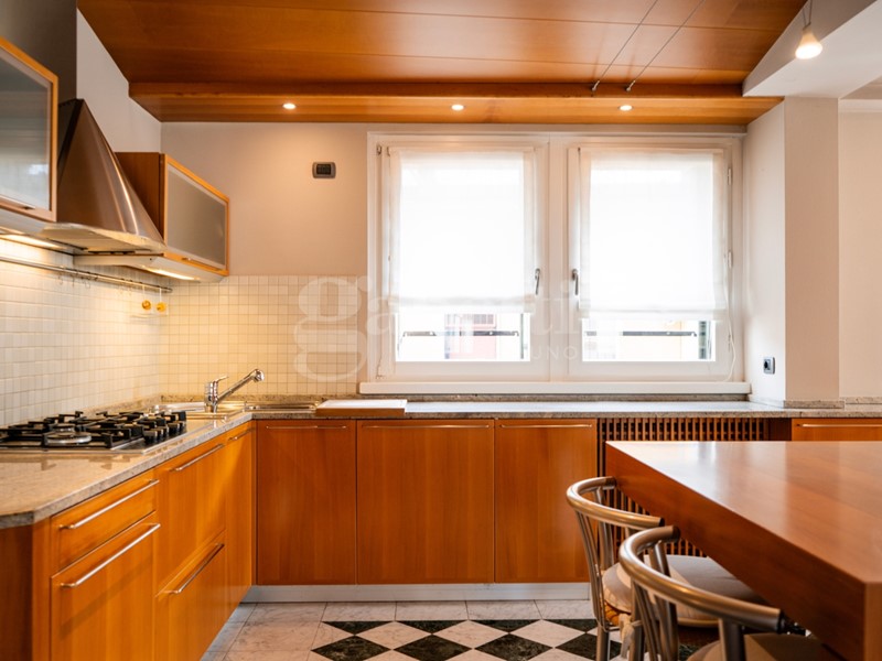 Attico in Vendita a Belluno, 440'000&euro;, 170 m², arredato