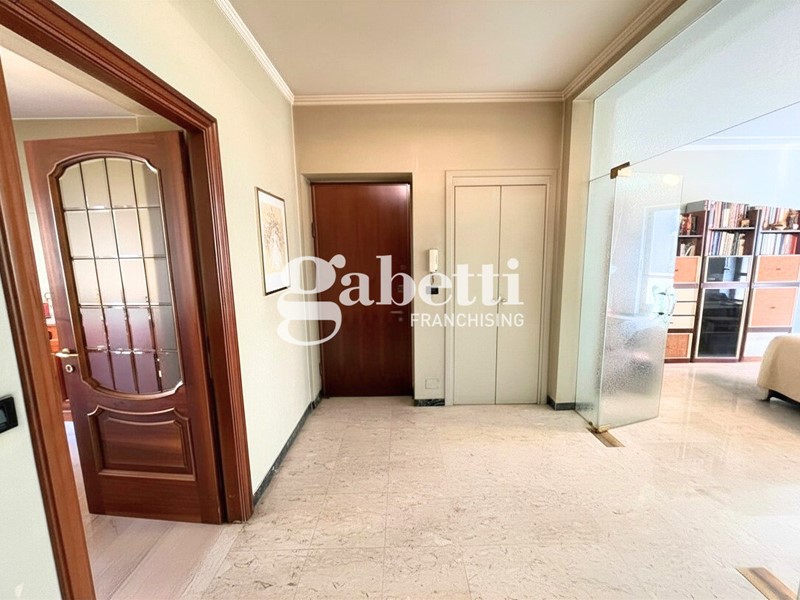 Appartamento in Vendita a Torino, 329'000&euro;, 170 m², con Box