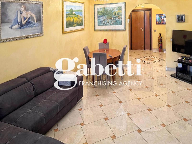 Trilocale in Vendita a Roma, 329'000&euro;, 111 m²