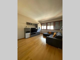 Appartamento in Vendita a Pisa, 215'000&euro;, 135 m²