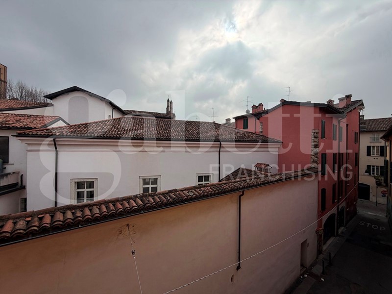 Bilocale in Vendita a Brescia, 125'000&euro;, 40 m², arredato