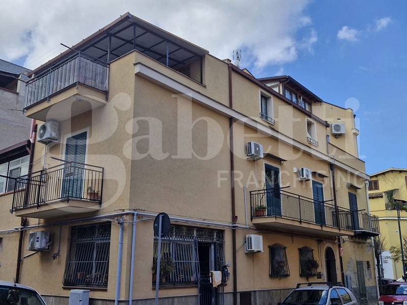 Appartamento in Vendita a Santa Flavia, 178'000&euro;, 200 m²