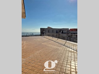 Quadrilocale in Affitto a Napoli, 1'600&euro;, 90 m², con Box