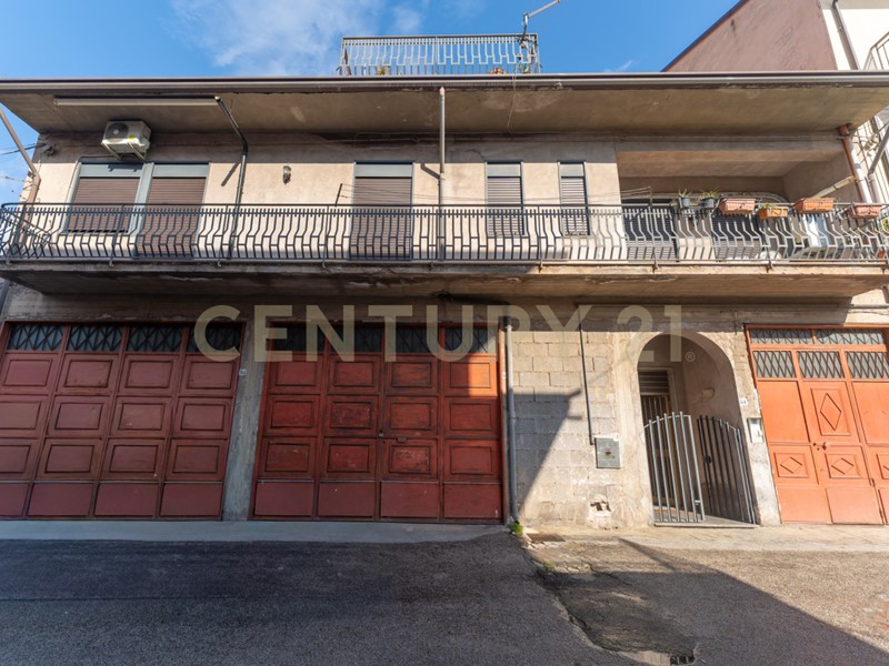 Appartamento in Vendita a Biancavilla, 240'000&euro;, 567 m², con Box