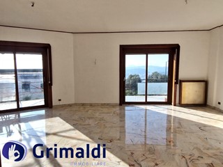 Appartamento in Vendita a Napoli, 735'000&euro;, 150 m²