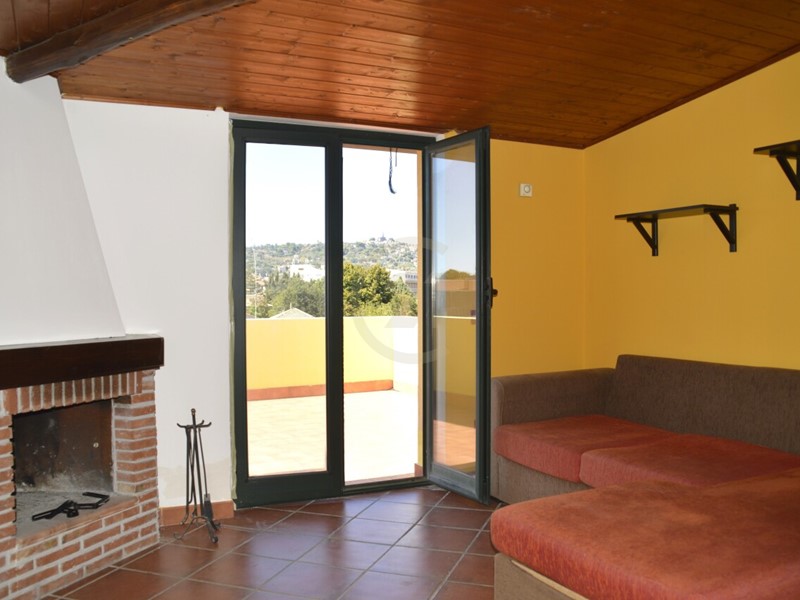 Attico in Affitto a Aci Sant'Antonio, zona Lavina, 600&euro;, 70 m²