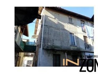 Trilocale in Vendita a Besana in Brianza, 27'000&euro;, 111 m²