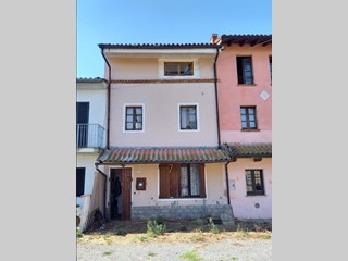 Quadrilocale in Vendita a Pieve Porto Morone, 18'141&euro;, 228 m², con Box
