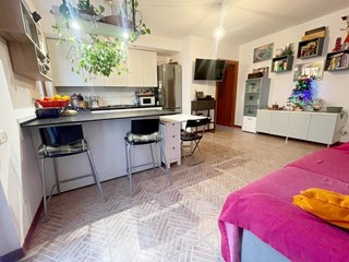 Bilocale in Vendita a Poggibonsi, 138'000&euro;, 55 m², con Box