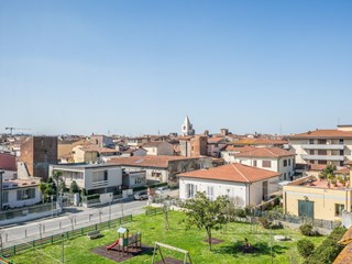 Appartamento in Vendita a Cascina, 165'000&euro;, 120 m², con Box