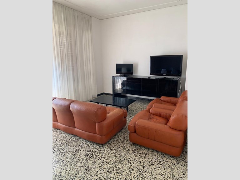 Appartamento in Vendita a Carrara, 150'000&euro;, 120 m²
