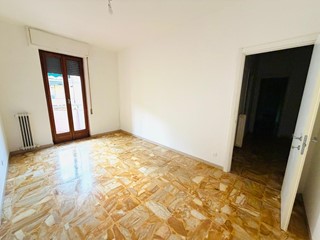 Quadrilocale in Vendita a Massa, 190'000&euro;, 80 m²