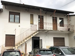 Quadrilocale in Vendita a Nerviano, 99'000&euro;, 128 m²