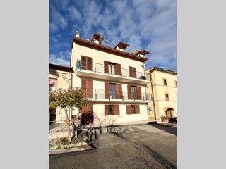 Appartamento in Vendita a Rotella, 72 m²