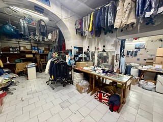 Trilocale in Vendita a Napoli, 150'000&euro;, 91 m²