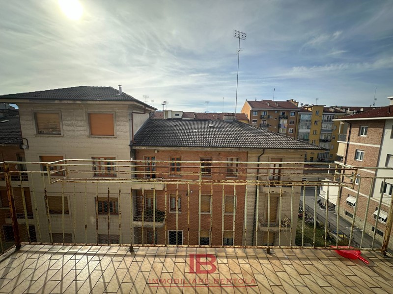 Trilocale in Vendita a Cuneo, 98'000&euro;, 80 m²
