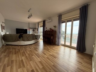 Appartamento in Vendita a Catania, 227'000&euro;, 142 m²