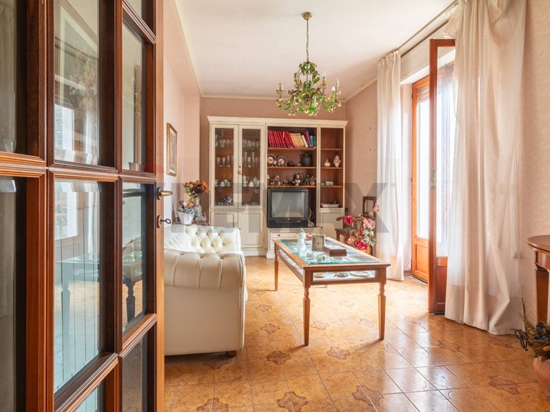 Appartamento in Vendita a Canino, 110'000&euro;, 76 m²