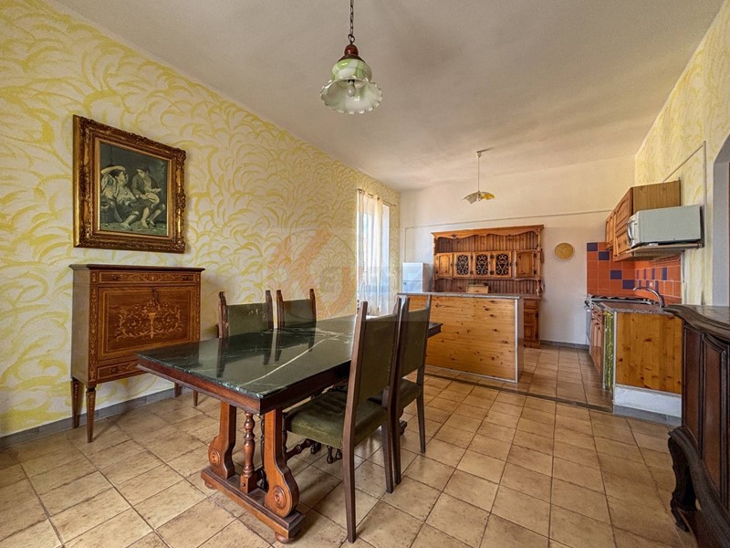 Quadrilocale in Vendita a Sassari, 105'000&euro;, 117 m²