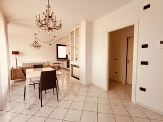 Trilocale in Affitto a Vicenza, 750&euro;, 98 m²