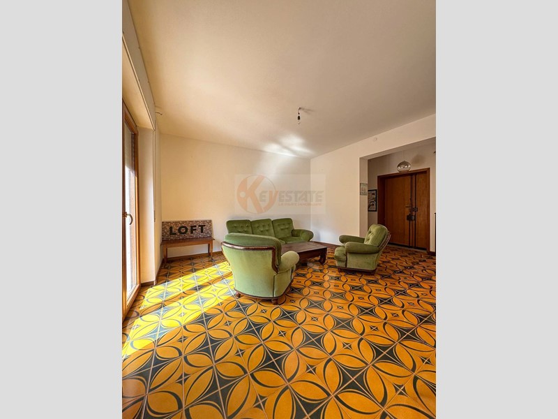 Trilocale in Vendita a Sassari, 130'000&euro;, 82 m²