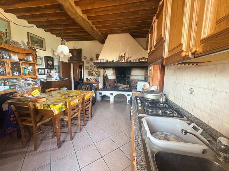 Appartamento in Vendita a Terricciola, 175'000&euro;, 160 m², con Box