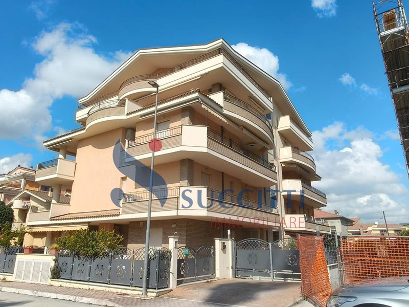 Quadrilocale in Affitto a Tortoreto, 80 m²