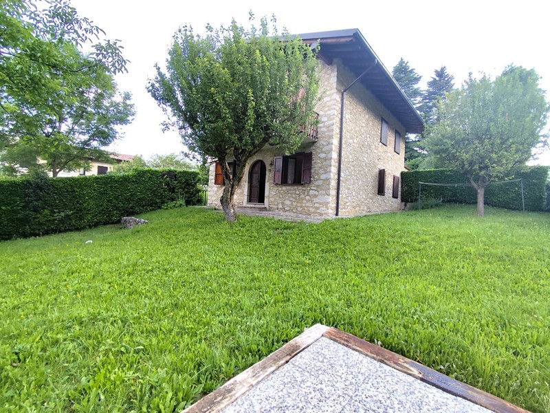 Trilocale in Affitto a Zogno, 650&euro;, 75 m²
