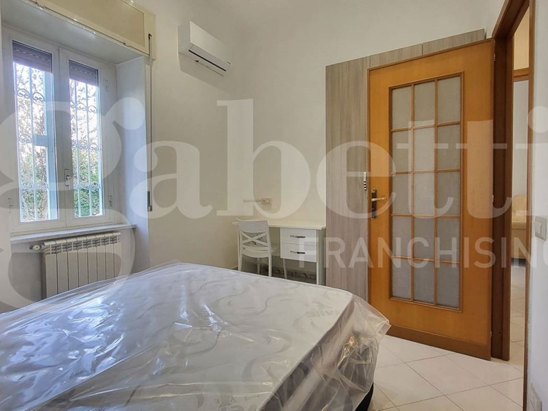 Trilocale in Affitto a Napoli, 900&euro;, 70 m², arredato