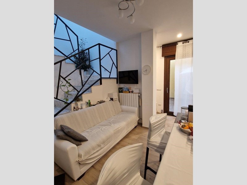 Trilocale in Affitto a Brindisi, 1'000&euro;, 145 m², arredato