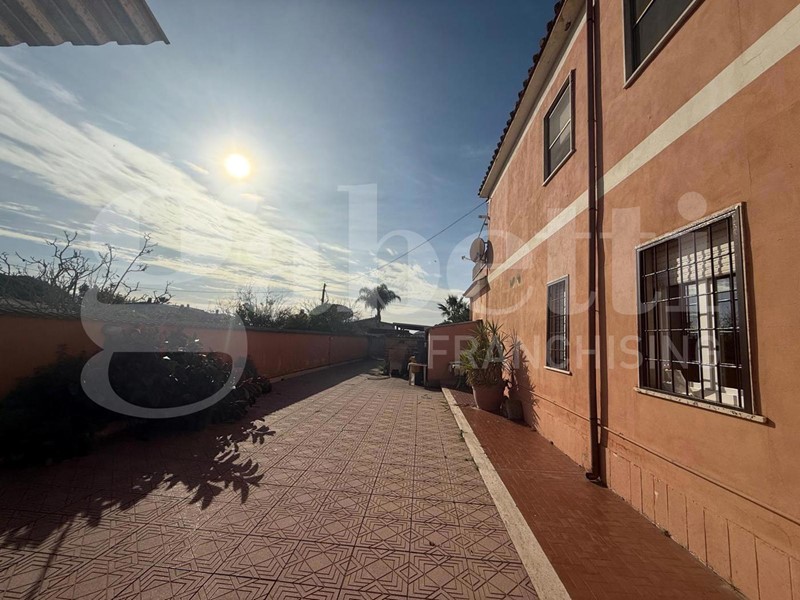 Quadrilocale in Vendita a Nettuno, 115'000&euro;, 80 m², con Box