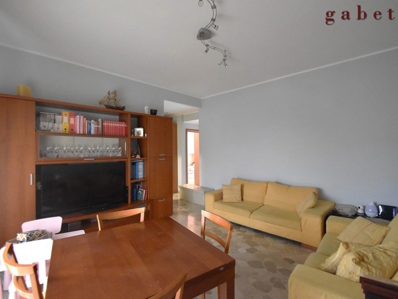 Trilocale in Vendita a Magenta, 155'000&euro;, 93 m²