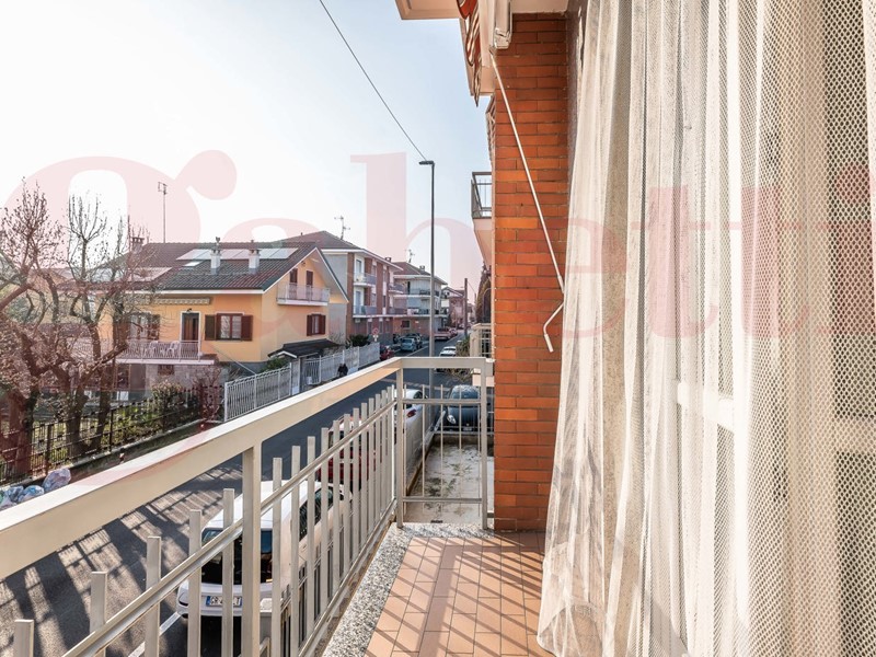 Bilocale in Vendita a San Mauro Torinese, 105'000&euro;, 66 m², con Box