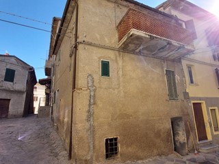 Quadrilocale in Vendita a Cinigiano, 27'000&euro;, 89 m²