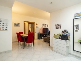 Trilocale in Vendita a Roma, 320'000&euro;, 85 m²