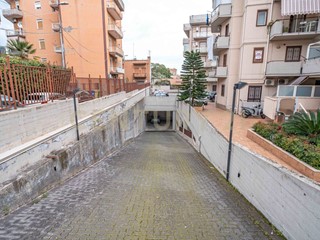 Quadrilocale in Vendita a Catania, 259'000&euro;, 176 m², con Box