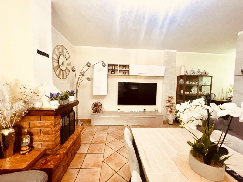 Quadrilocale in Vendita a Sarzana, zona Bradia, 175'000&euro;, 85 m², con Box