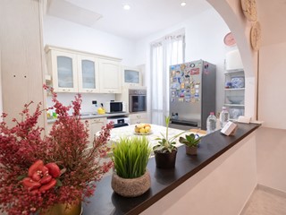 Appartamento in Vendita a Genova, zona Marassi, 99'000&euro;, 90 m²