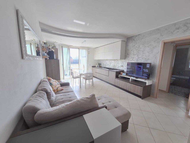 Appartamento in Vendita a Rimini, 269'000&euro;, 100 m², con Box