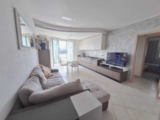 Appartamento in Vendita a Rimini, 269'000&euro;, 100 m², con Box