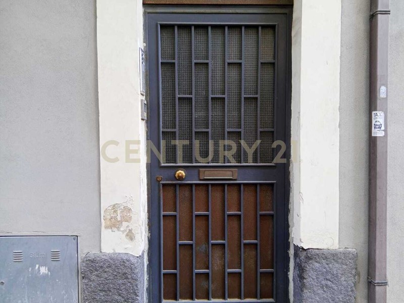 Bilocale in Vendita a Catania, 60'000&euro;, 57 m², arredato
