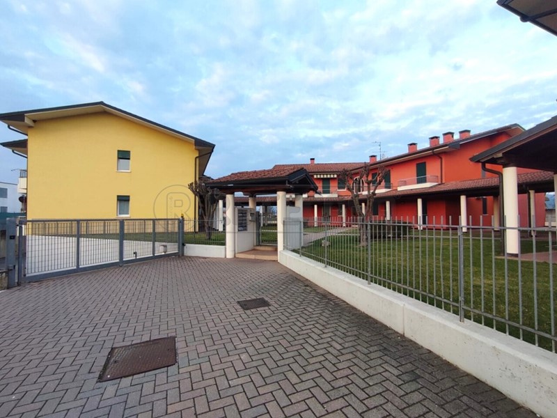 Quadrilocale in Vendita a Sarego, zona Meledo, 160'000&euro;, 107 m², arredato, con Box