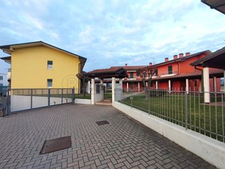 Quadrilocale in Vendita a Sarego, zona Meledo, 160'000&euro;, 107 m², arredato, con Box
