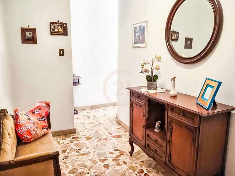 Appartamento in Vendita a Acireale, zona Semicentro, 87'000&euro;, 108 m²